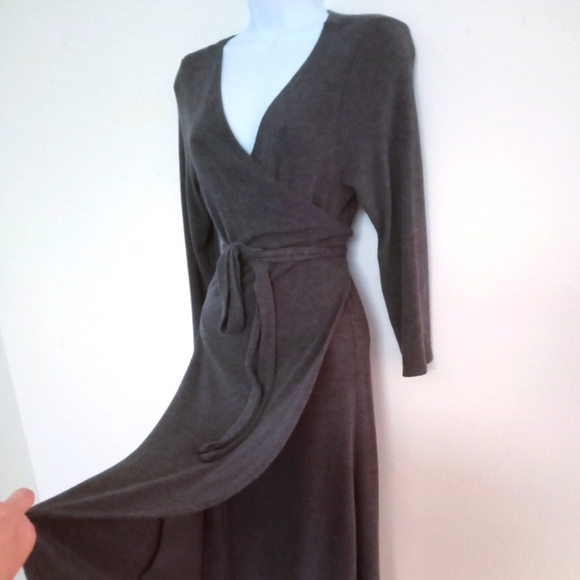 Forever 21 Dresses & Skirts - NWT🎁 FREE GIFT IS INCLUDED 🎁 Wrap Dress V- Neck, High Split, Midi
